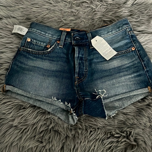Levi’s denim shorts - Picture 1 of 2